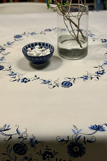 Hímzett terítők HAGYMAKÉK-FEHÉR