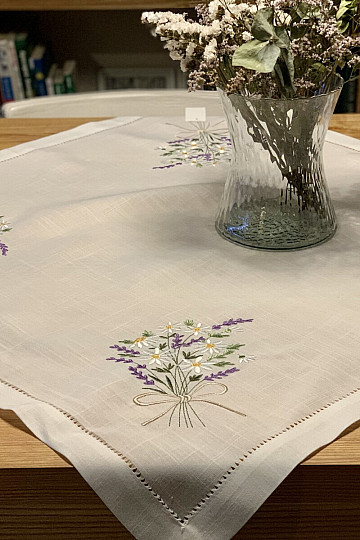 Hímzett terítő és kendő BUCHET DE MARGARET