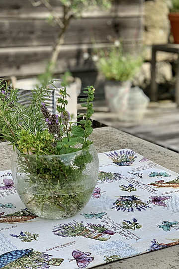 Gobelin terítő és kendő LAVANDER GARDEN 2