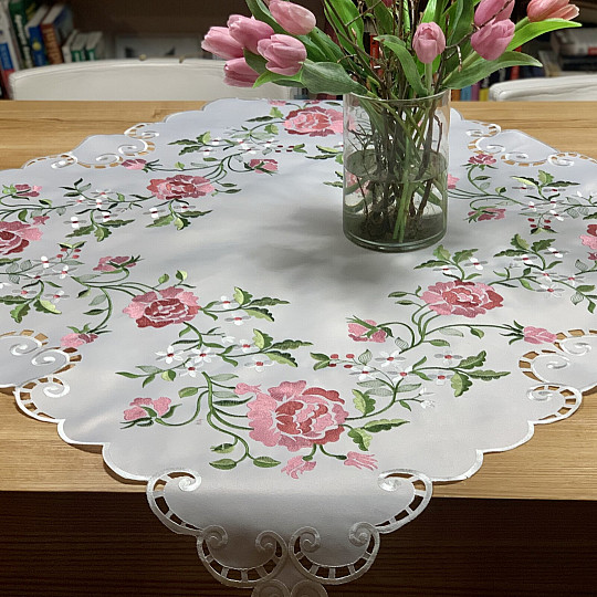 Hímzett terítő és sál ROSE