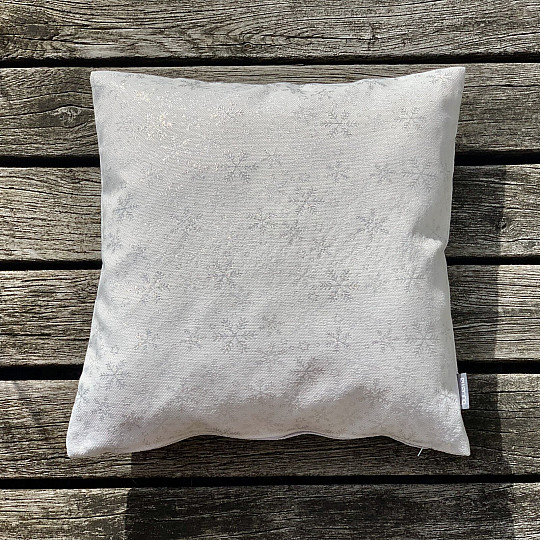 Karácsonyi dísztakaró EZÜST PELYHEK