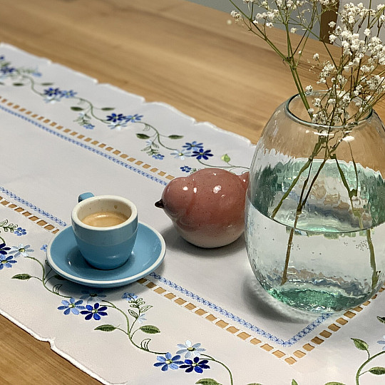 Hímzett terítő és sál ELFELEJTETT VIRÁGOK