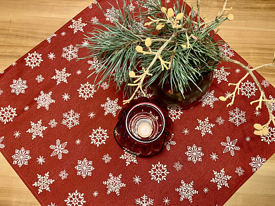 Gobelin terítő és sál RED FLAG