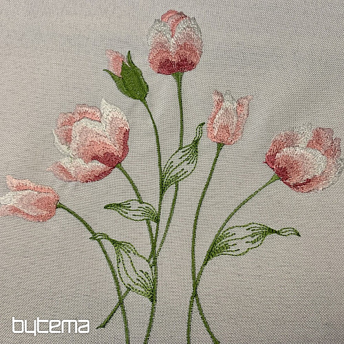 Hímzett terítő és ovális hímzett TULIPÁK
