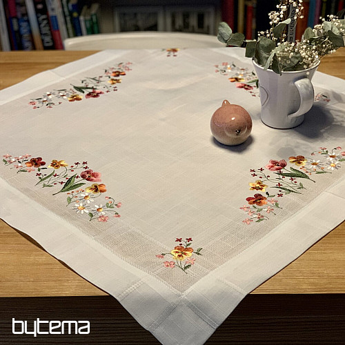 Hímzett terítő és kendő KERTI VIRÁGOK