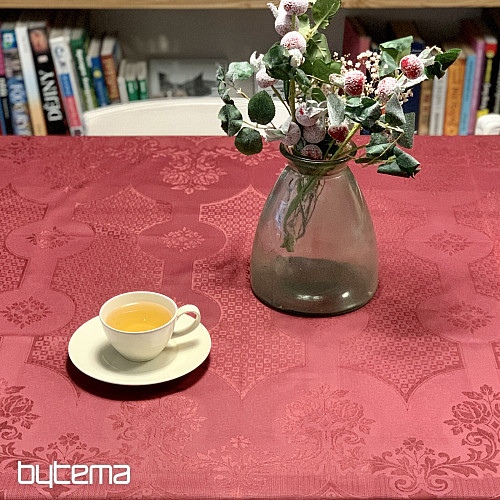 Asztalterítő DAMASZK bordó 120x140