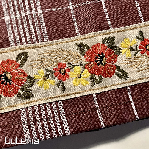 NAGYMAMI BARNA VIRÁGOKKAL KÉSZÜLT TÁLKÁK