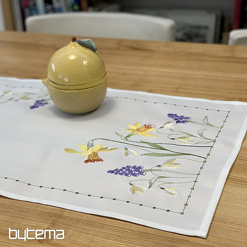 Hímzett terítő és sál NÁRCISZ ÉS HÓ LÁNYA