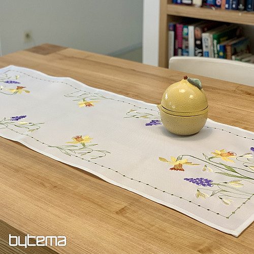 Hímzett terítő és sál NÁRCISZ ÉS HÓ LÁNYA