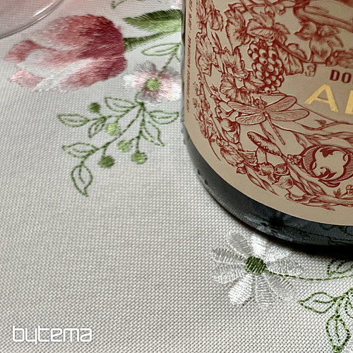 Hímzett terítő és sál TULIPANOKKÁK