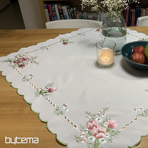 Hímzett terítő és sál TULIPANOKKÁK