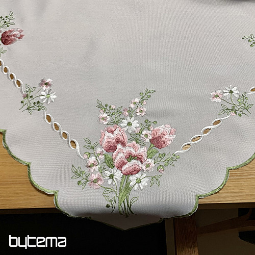 Hímzett terítő és sál TULIPANOKKÁK