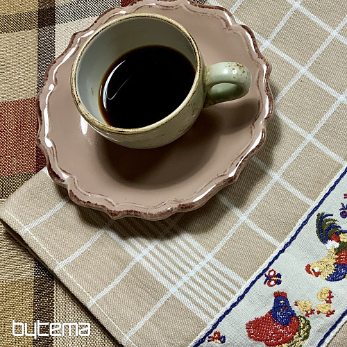 Atila RED terítő és sál